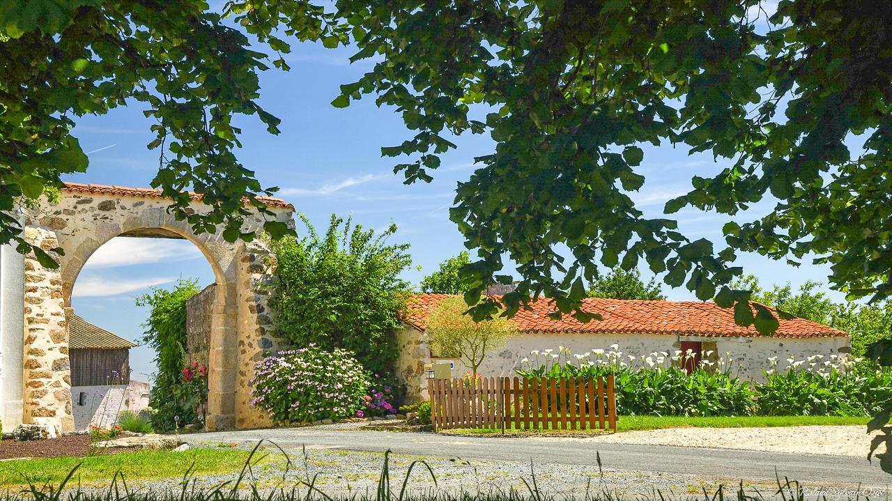 Domaine De La Courillere Le Boupère Exterior foto